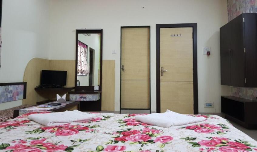 Hotel Rasraj , Dhule 외부 사진